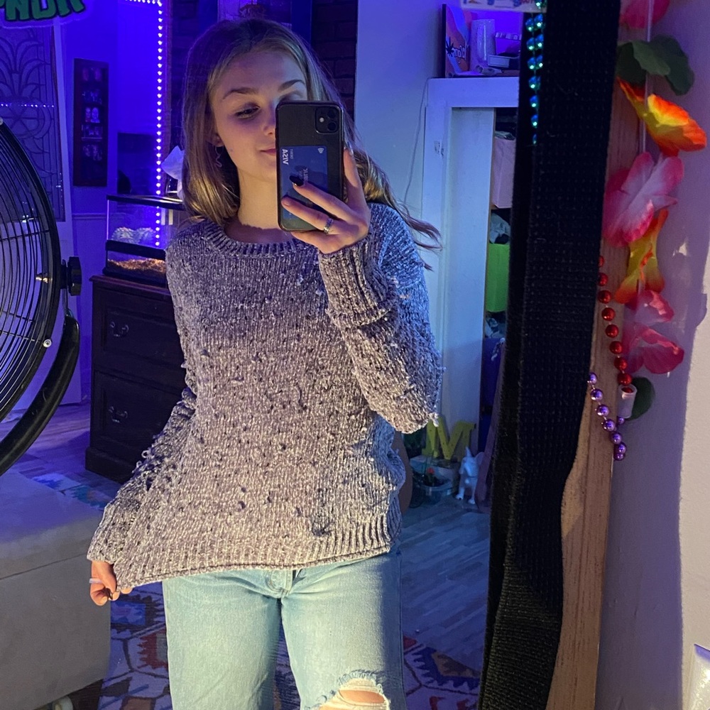 sweater - Picture 2 of 4
